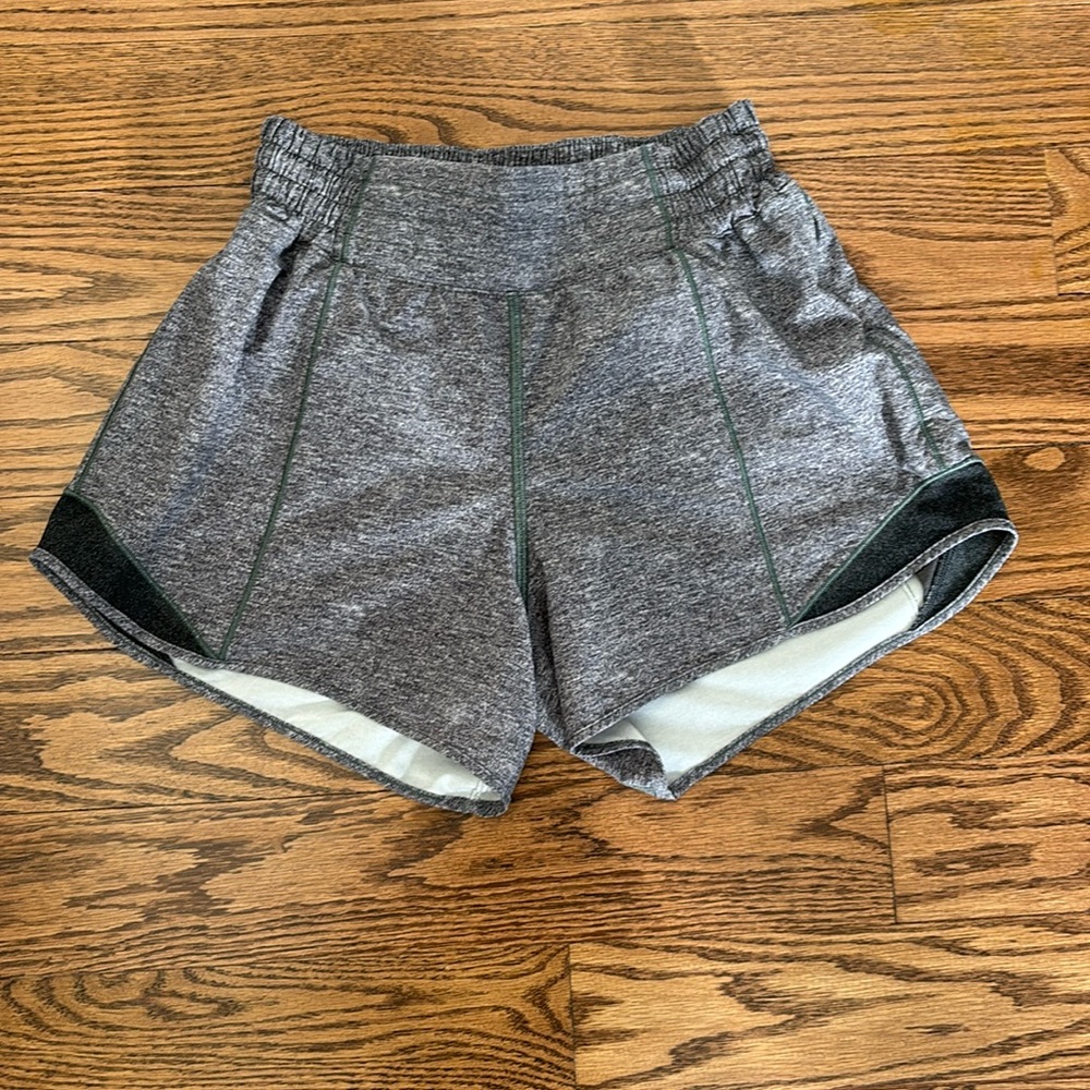 High rise 4” heather lux size 4 hotty hot shorts